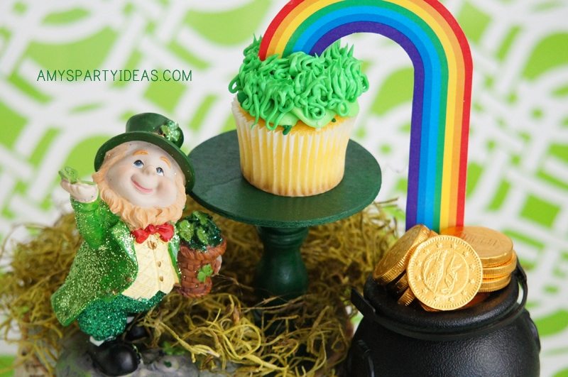 St. Patrick's Day Easy Party Ideas {Giveaway from AmysPartyIdeas.com}
