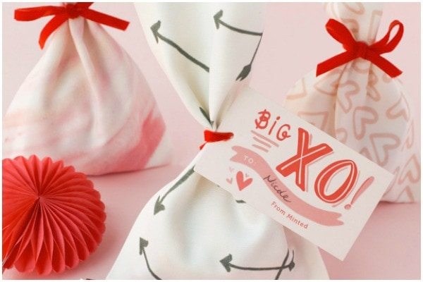 DIY #valentines treat bags from Minted.com