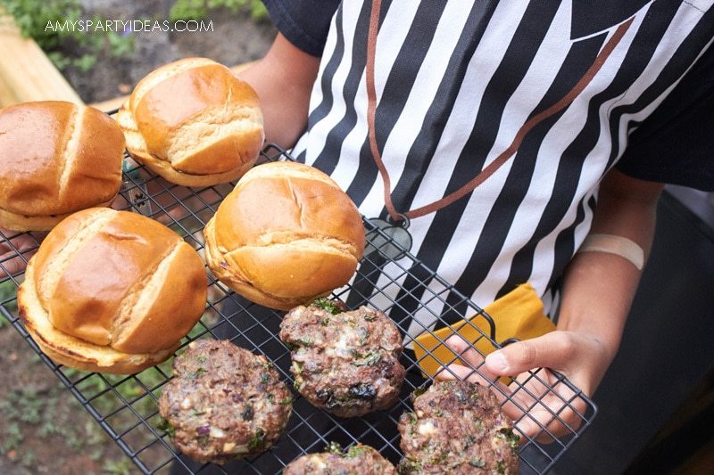 Tailgating 101 - Easy Gameday Entertaining Ideas from AmysPartyIdeas.com | Gameday Tailgate partyware from Swoozies.com |#football #tailgate #tailgatingideas #footballpartyideas #collegefootball #wareagle