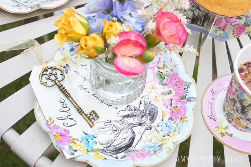 Alice in Wonderalnd Tea Party Ideas  |  Talking Tables  |  AmysPartyIdeas.com  |  #aliceinwonderland #talkingtables #trulyalice #teaparty #partyideas  |  Truly Alice Party Collection  | GIVEAWAY #giveaway