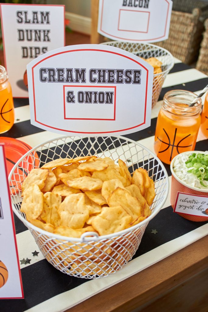 Basketball Madness Watch Party Ideas | Easy Snacks for your basketball party | FREE PRINTABLES | DIY basketball ideas | Basketball net serving bowls & basketball mason jars | As seen on AmysPartyIdeas.com | RITZ Crisp & Thins