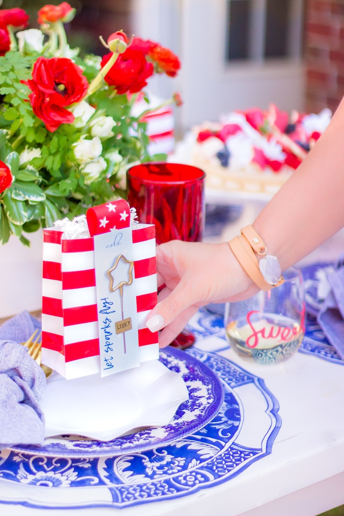 Red, White, and Blue Sparkler Place Cards & Favors with FREE PRINTABLES | American Summer | Dinner party tablescape ideas for Memorial Day, Fourth of July, Labor Day as seen on AmysPartyIdeas | Fun finds from Swoozies.com #swooinsider