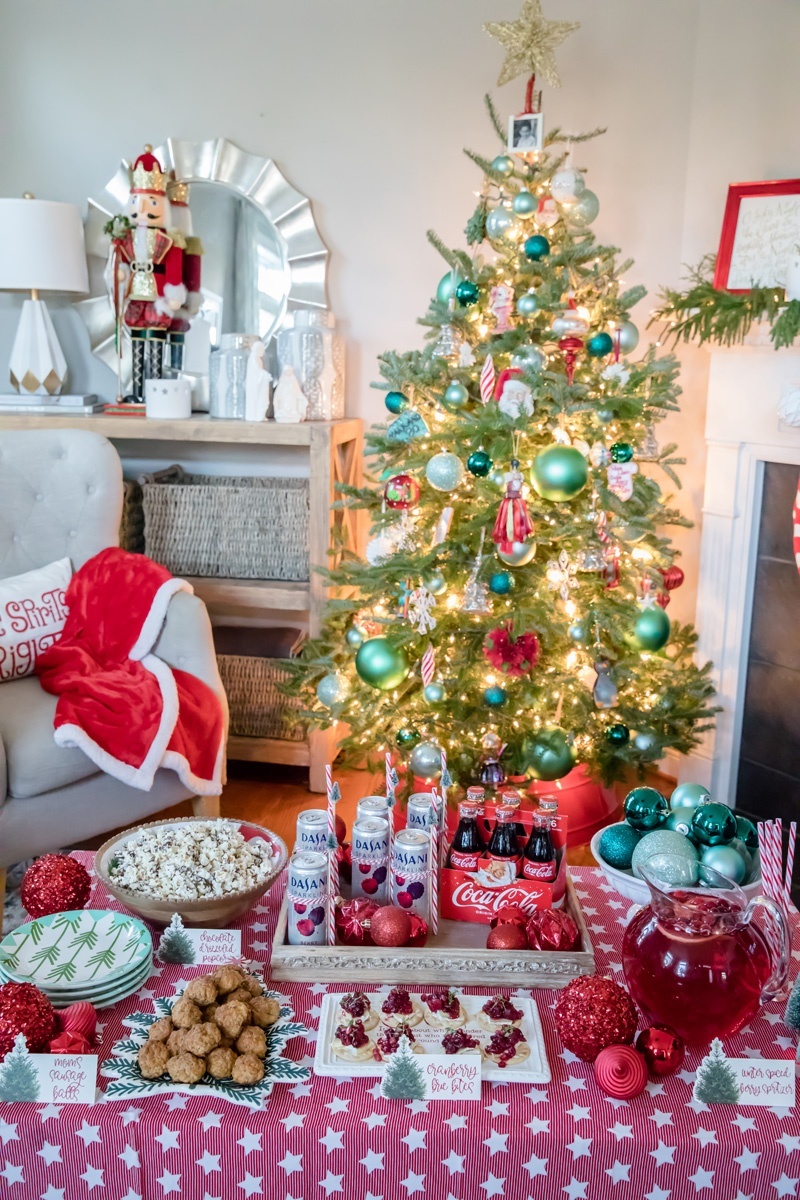 [AD] #JoinTheFizztivities | Trim the Tree Party Ideas | Christmas Traditions | AmysPartyIdeas.com | @simplybeverages