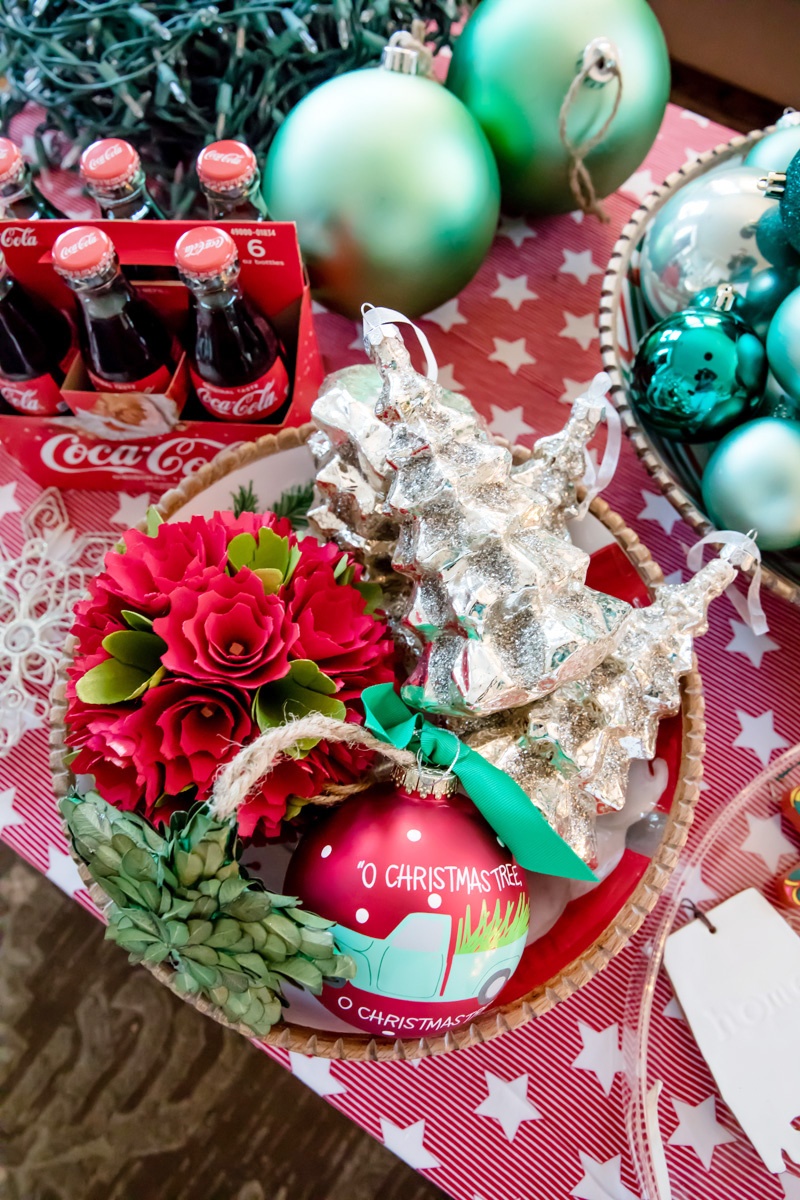 [AD] #JoinTheFizztivities | Trim the Tree Party Ideas | Christmas Traditions | AmysPartyIdeas.com | @simplybeverages